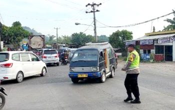 Urai Kemacetan, Polsek Bojonegara Cilegon Banten Himbau Masyarakat Gunakan Layanan Call Center 110