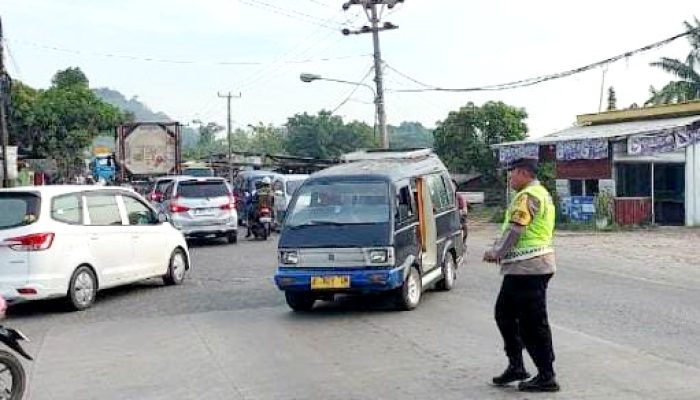 Urai Kemacetan, Polsek Bojonegara Cilegon Banten Himbau Masyarakat Gunakan Layanan Call Center 110